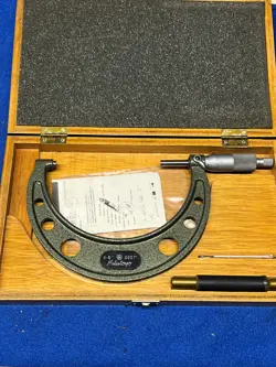 4-5 MICROMETER MITUTOYO #103-219                          Q-519