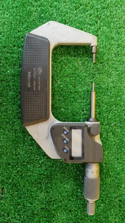 MITUTOYO 331-252-30 MICROMETER