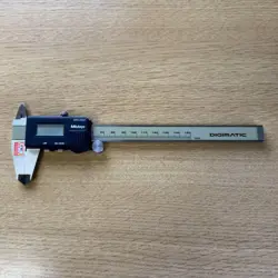 MITUTOYO DIGITAL CALIPER CD-15 500-301