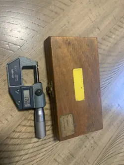 VG USED WORKING MITUTOYO 293-765-30 DIGITAL MICROMETER, 0-1