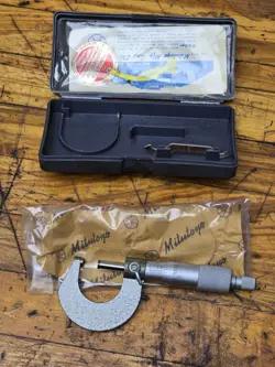 MITUTOYO NO 115-153 0-1” .0001” BALL ANVIL MICROMETER WITH RATCHET CARBIDE CASE
