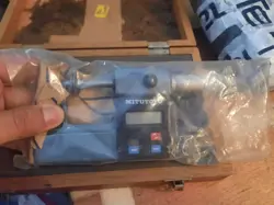 NEW MITUTOYO  VINTAGE 323-101 DIGITAL DISC MICROMETER 0-25MM WITH INVOICE