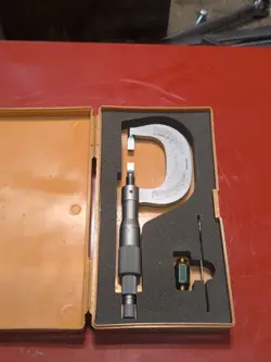 MITUTOYO 0-1 INCH BLADE MICROMETER NO 122-125 W/ CASE COMPLETE