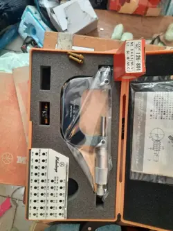 NEW MITUTOYO SCREW THREAD MICROMETER 25-50MM WITH NEW ANVILS 126-801