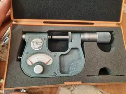 USED MITUTOYO DIAL INDICATING MICROMETER 510-101 WITH RESOLUTION 0.001MM, 0-25MM