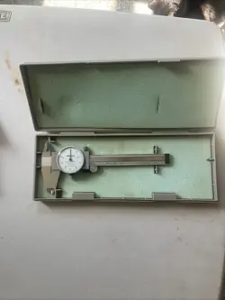 MITUTOYO DIGITAL CALIPER 6 METRIC 