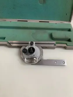 MITUTOYO BEVEL PROTRACTOR 187-904 VINTAGE/ W CASE