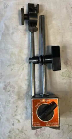 MITUTOYO 7010S MAGNETIC BASE STAND WITH INDICATOR MOUNT ARM HOLDER VINTAGE JAPAN