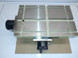 MITUTOYO PRECISION X/Y POSITIONING TABLE