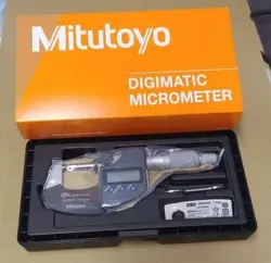 NEW MITUTOYO 293-230-30 DIGIMATIC MICROMETER 0-25 MM SPC OUTPUT MDC-25MX