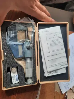 NEW DIGITAL MITUTOYO MICROMETER 0-25MM WITH RESOLUTION 0.001MM WITH INVOICE