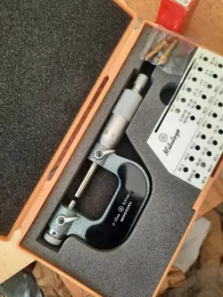 NEW MITUTOYO SCREW THREAD MICROMETER 126-125 WITH NEW TIPS 126-801