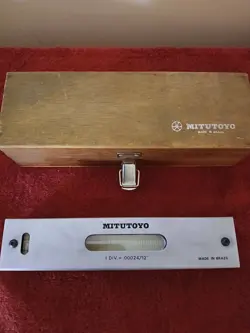 MITUTOYO 960-613 PRECISION LEVEL -- 1 DIV. = .00024