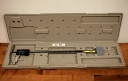 MITUTOYO 550-223-10 ABSOLUTE DIGIMATIC DIGITAL CALIPER - USED