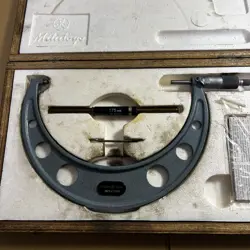 MITUTOYO MICROMETER 175-200MM  103-144/OM-200 NO2503OT05