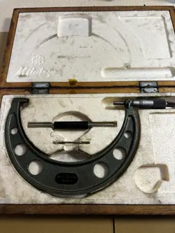 MITUTOYO  OUTSIDE　MICROMETER  150-175 MM 0.01 MM NO 103-143　NO2503OT08