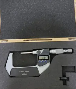 MITUTOYO DIGITAL MICROMETER 25-50 JAPAN