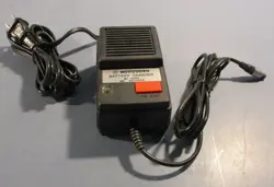 MITUTOYO BC404A BATTERY CHARGER INPUT AC 120V OUTPUT DC 3.6V