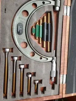 MITUTOYO 0-6 MICROMETER SET