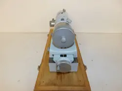 BENCH COMPARATOR