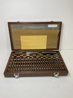 MITUTOYO # 516-902 GAGE BLOCK SET #BE1-81-2 GRADE2  JAPAN *82 PIECES*
