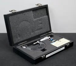 MITUTOYO THREADED MICROMETER ART.NO. 9906431 40Z WITH MEASURING INSERTS