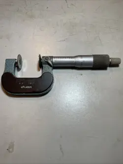 MITUTOYO 0-1” DISC FLANGE MICROMETER NO 123-125A .001” WITH RATCHET AND LOCK (2)
