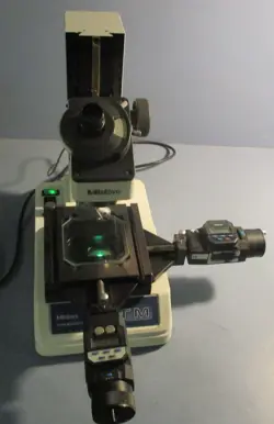 MITUTOYO 176-808A TOOL MAKERS MICROSCOPE W/ 2 DIGIMATIC HEADS 164-162 TESTED