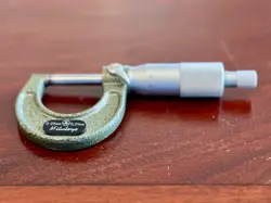 MITUTOYO RATCHETING METRIC MICROMETER 0-0.25MM, REFURBISHED & FREE SHIPPING!