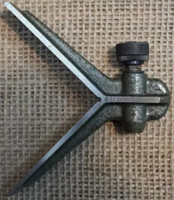 SQUARE RULER
