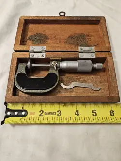 MITUTOYO - DISK MICROMETER NO 123-125A 0-1