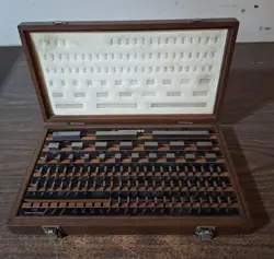 USED MITUTOYO 516-904 GAGE BLOCK SET, 81 PIECES GRADE B BE1-81B