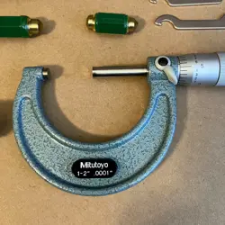 MITUTOYO 103-922 OUTSIDE MICROMETER SET WITH STANDARDS, 0-3