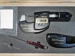MITUTOYO 293-100 DIGIMATIC HIGH-ACCURACY METRIC MICROMETER 0-25MM