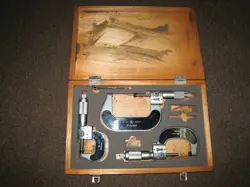 MITUTOYO DIGITAL MICROMETER SET 0-3