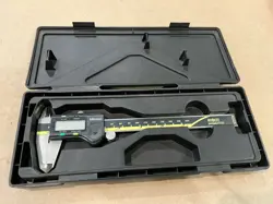 MITUTOYO ABSOLUTE DIGIMATIC CALIPERS WITH PLASTIC CASE IN GREAT CONDITION
