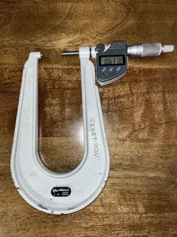 MITUTOYO DEEP THROAT MICROMETER  1-2.00005MACHINISTS TOOL.