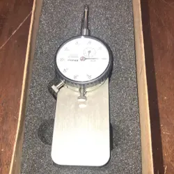 MITUTOYO DIAL INDICATOR 2416 MAGNETIC BASE 7010S