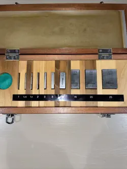 MITUYO GAUGE BLOCK SET 1-25 MM CODE #516-101-22 SET #BM1-10N-3F/PA GRADE 3