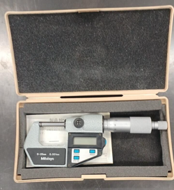 MITUTOYO MDC-25M 293-421-20 COOLANT PROOF MICROMETER 0-25MM 0.001MM TESTED
