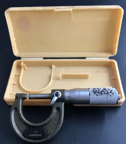 MITUTOYO OUTSIDE MICROMETER WITH CASE AS IS UNKNOWN MODEL VD8