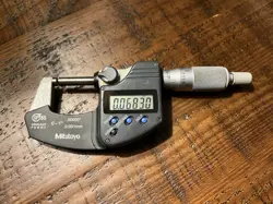 MITUTOYO DIGITAL MICROMETER IP65 0-1 MACHINISTS TOOL.