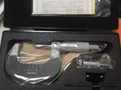 MITUTOYO OUTSIDE MICROMETER SERIES 104 W/ INTERCHANGEABLE ANVILS, 0-50MM 104-171