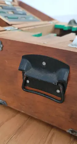 SET WITH BOX