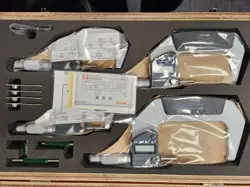 MITUTOYO DIGITAL MICROMETER SET 0-4