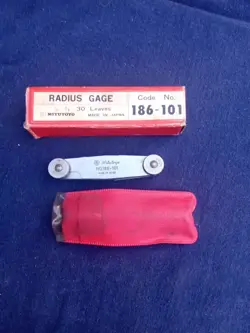 MITUTOYO 186-101 RADIUS GAGE SET,1/32 TO 1/4,30 LEAVES MADE IN JAPAN