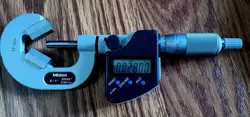 MITUTOYO V-ANVIL LCD MICROMETER  MODEL 314-262-30 OR 314-252-10.