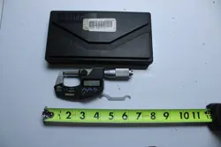 USED MITUTOYO 293-335 DIGITAL MICROMETER 0-1