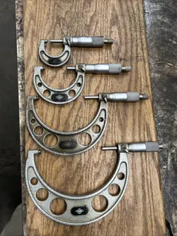 LOT OF MICROMETERS AND CALIBRATION RODS 0-1