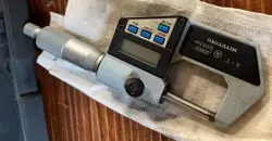 MITUTOYO 293-701 DIGITAL MICROMETER,0-1 IN,FRICTION
